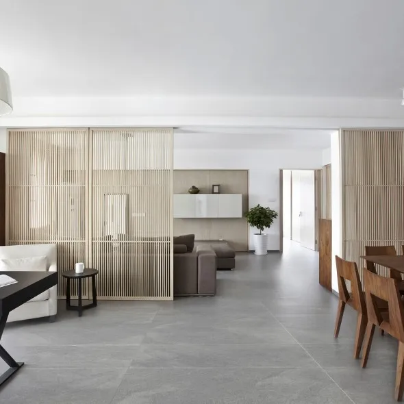 Porcelanato antideslizante Vite Rocca Grey out simil cemento