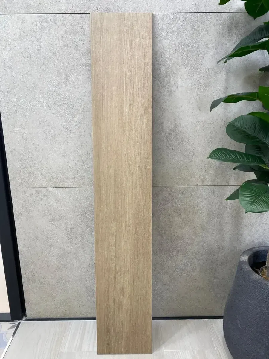 Porcelanato Simil Madera 21x122 Roble Cerro Negro