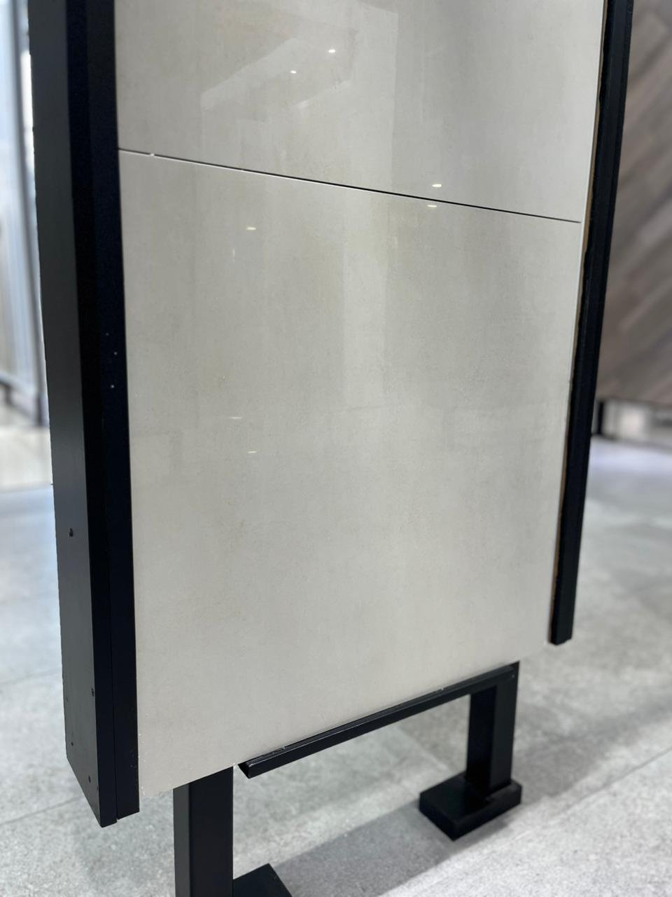 Porcelanato cerro negro moma marfil 58x58 Pulido de
